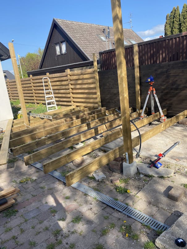 Overdækket træterrasse Overdækket træterrasse